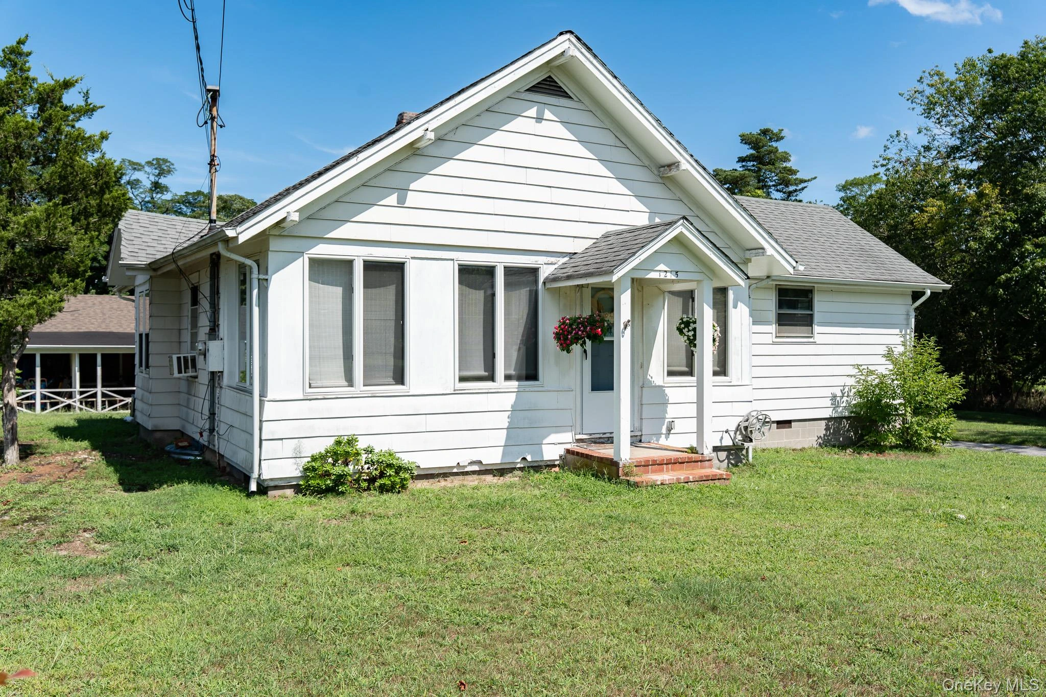 Photograph of 1405 Bay Avenue
