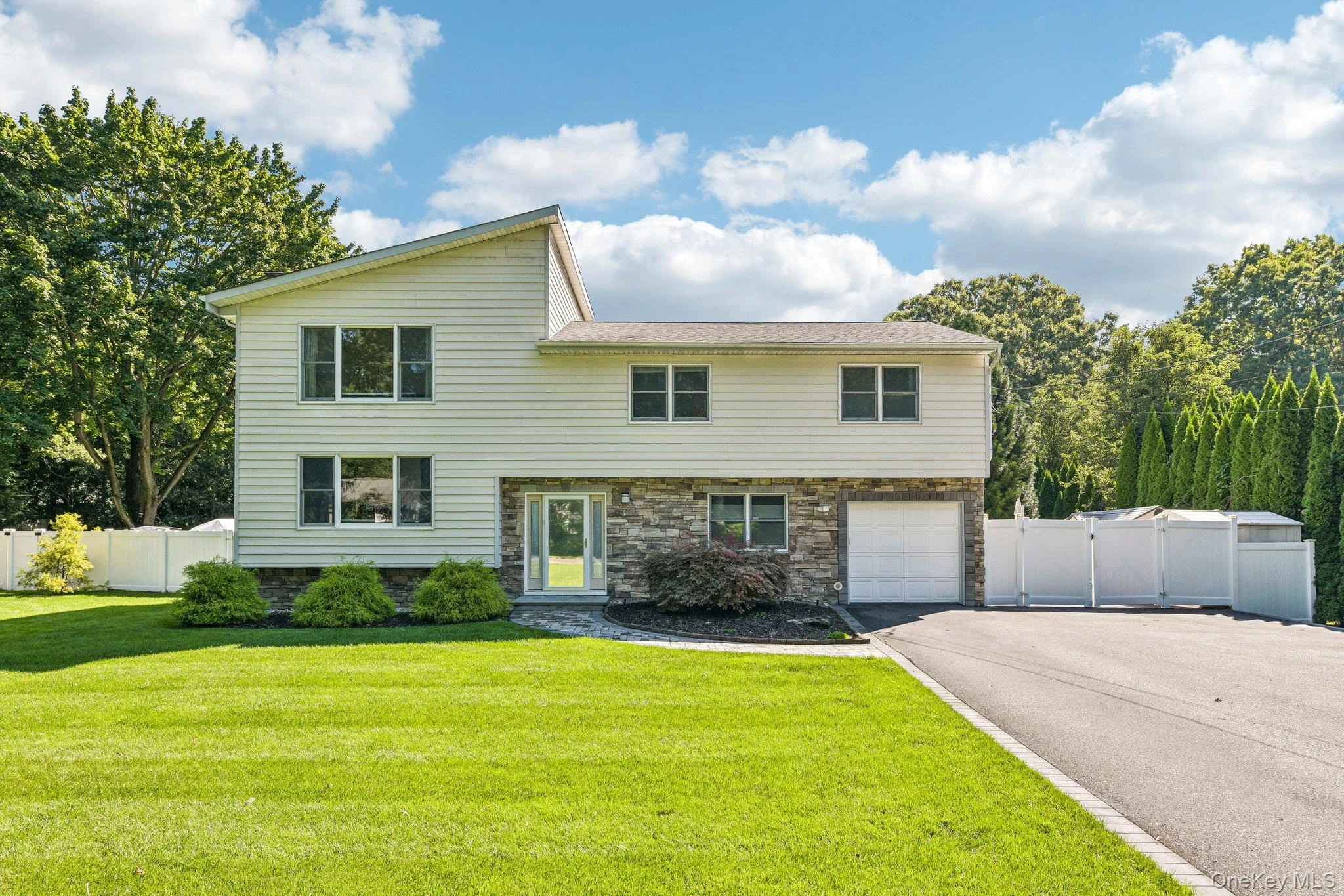 Photograph of 129 Jefferson Avenue