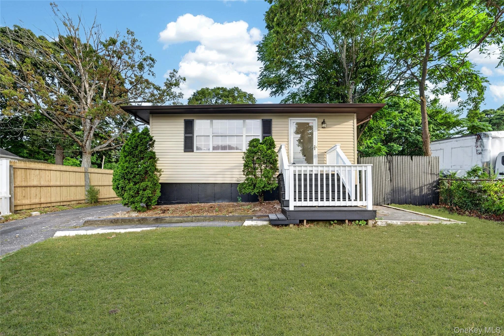 Photograph of 28 Roslyn Avenue