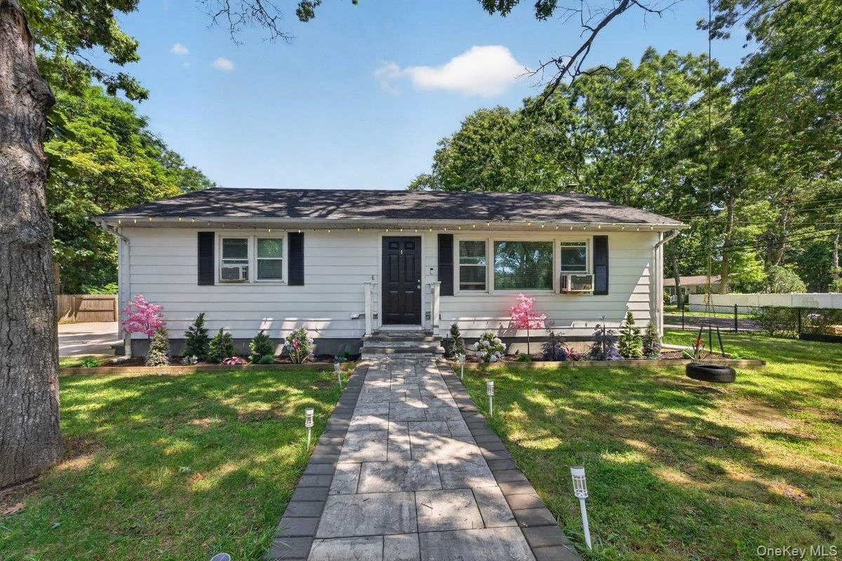 Photograph of 287 Whittier Drive