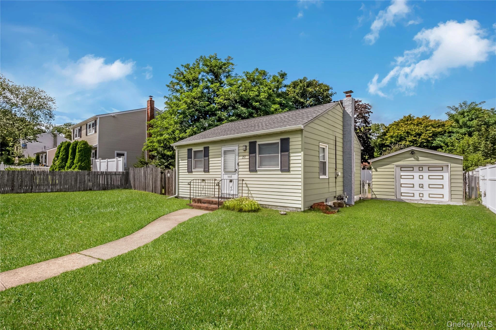 Photograph of 297 16th Street