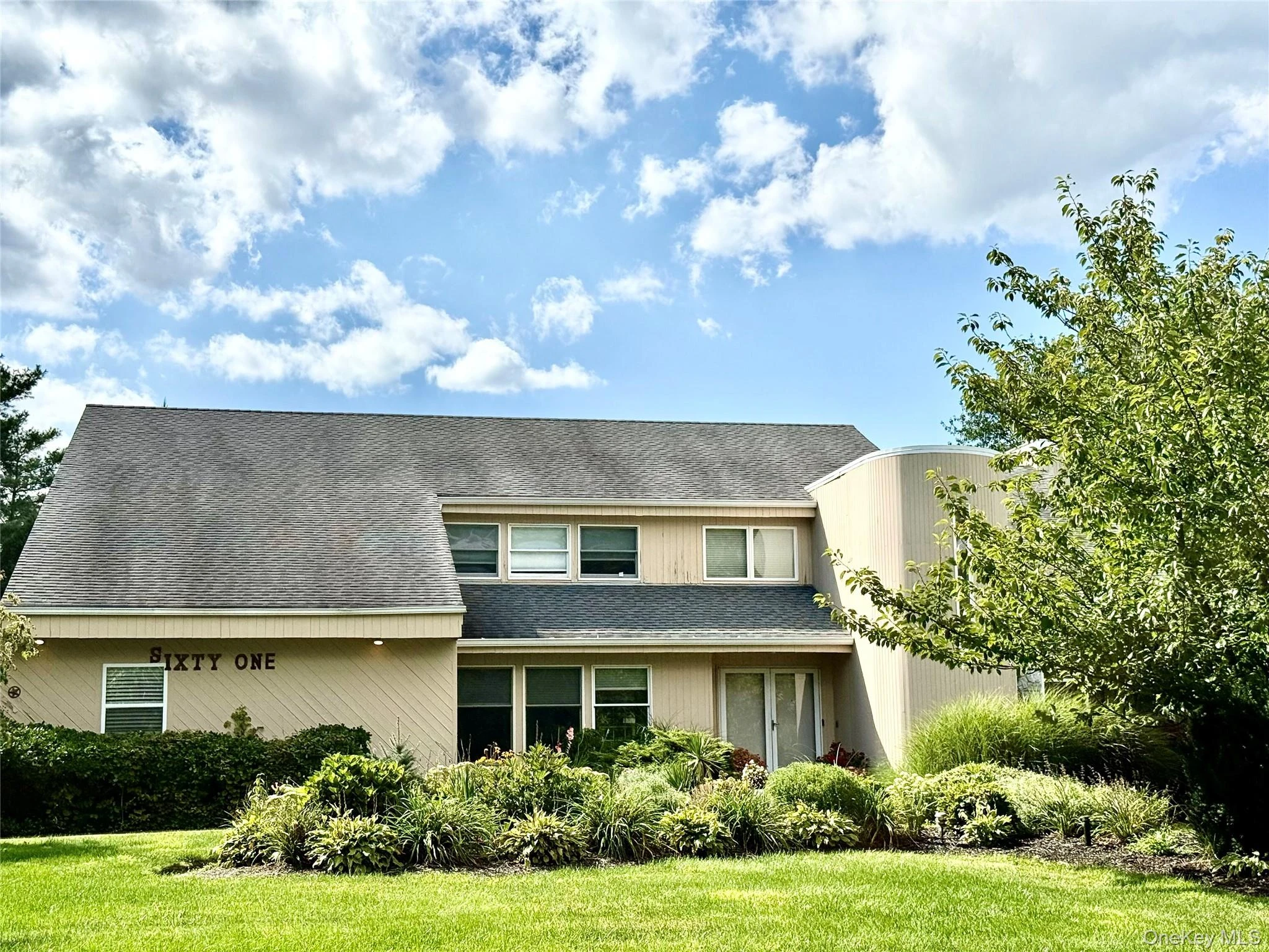 Photograph of 61 Villanova Lane