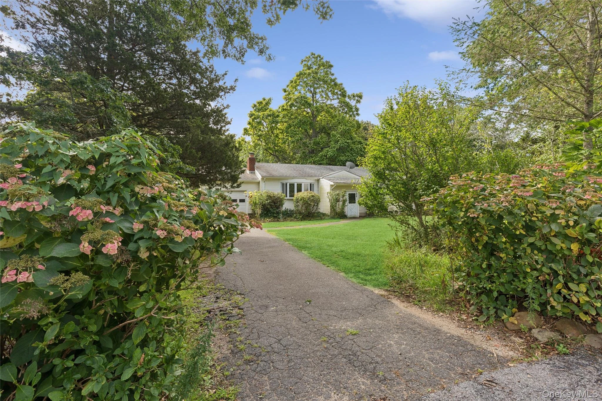 Photograph of 650 Greenfields Lane