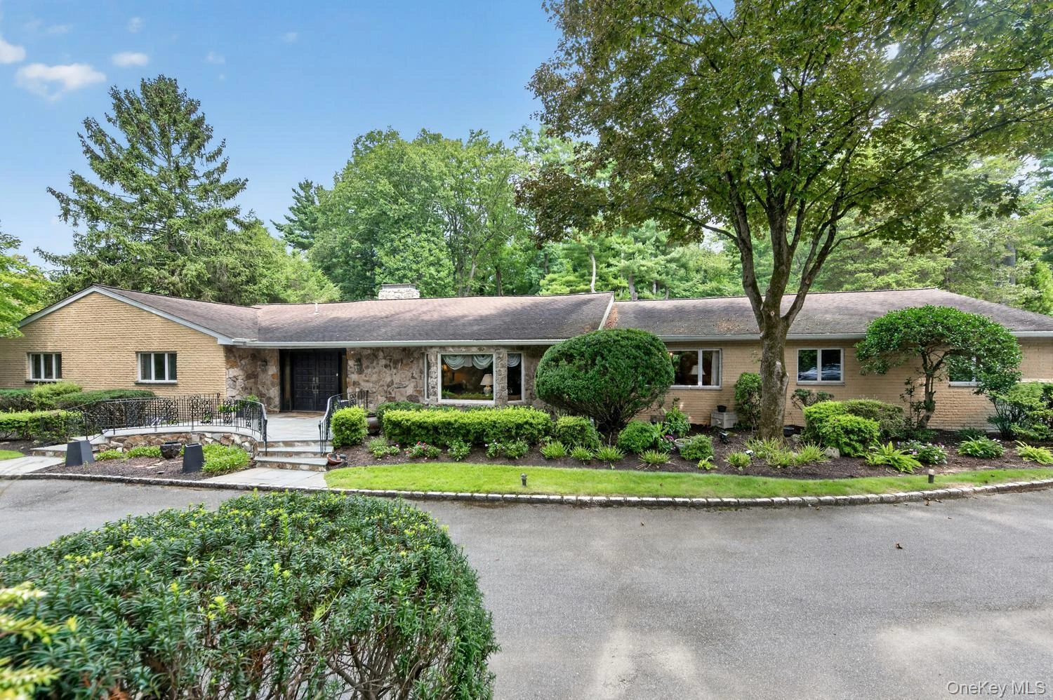 Photograph of 10 Dorchester Drive