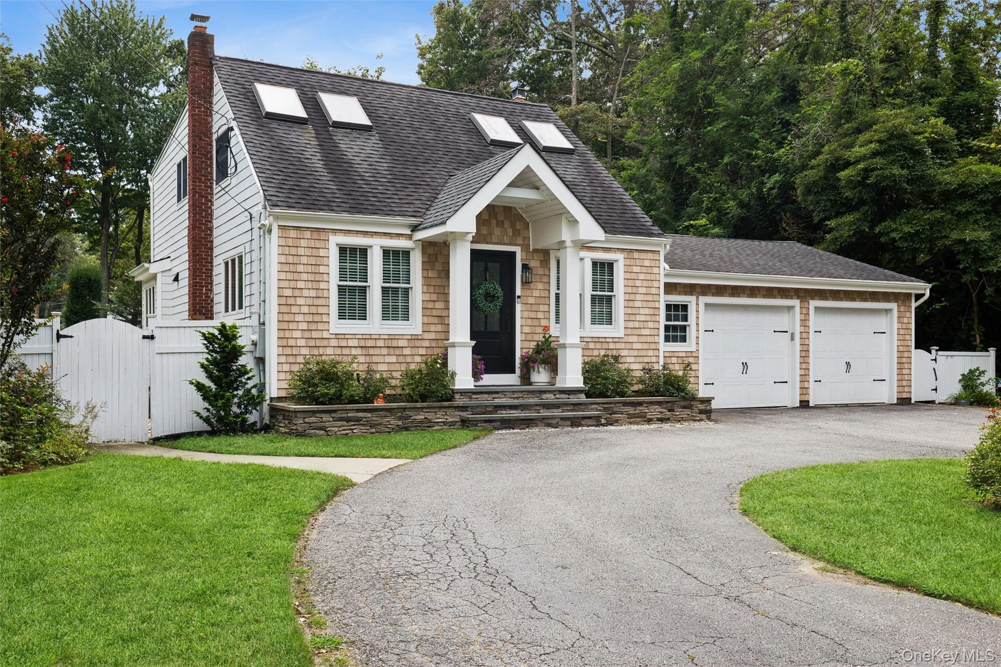 Photograph of 351 Forest Lane