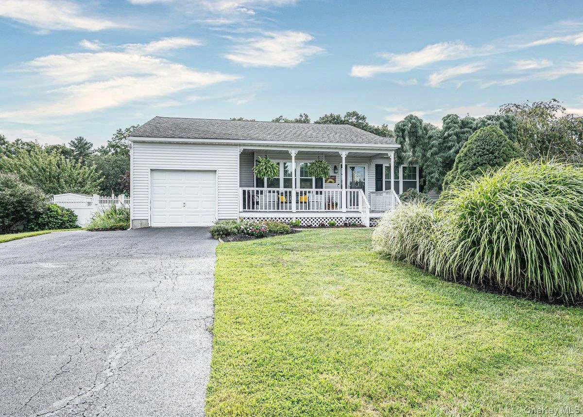 Photograph of 39 Creekside Drive