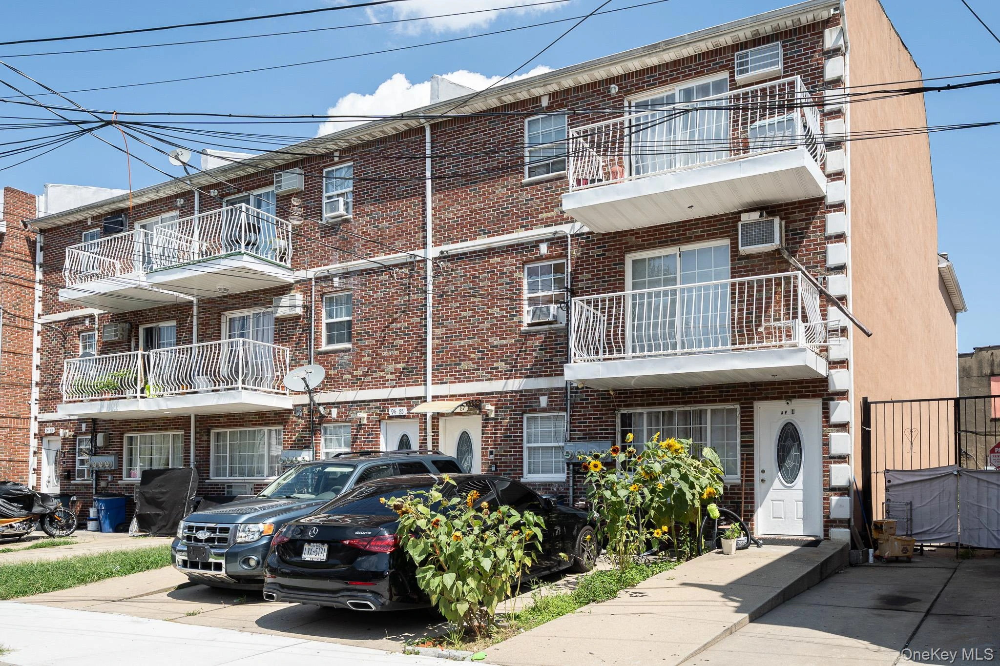 Photograph of 9485 218th Street