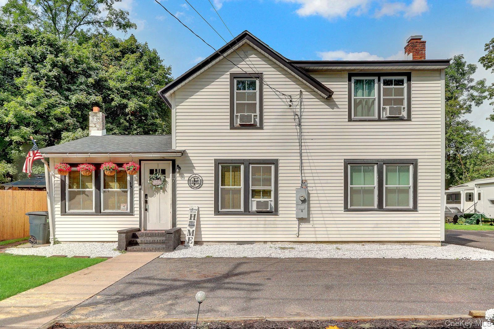 Photograph of 7 Mooney Pond Road