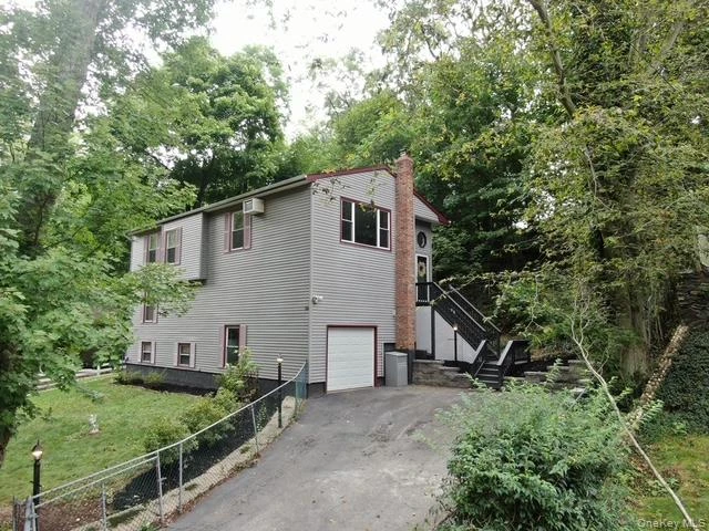 Photograph of 59 Woodhull Landing Road