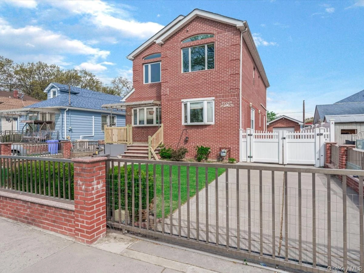 Photograph of 252-15 82nd Avenue