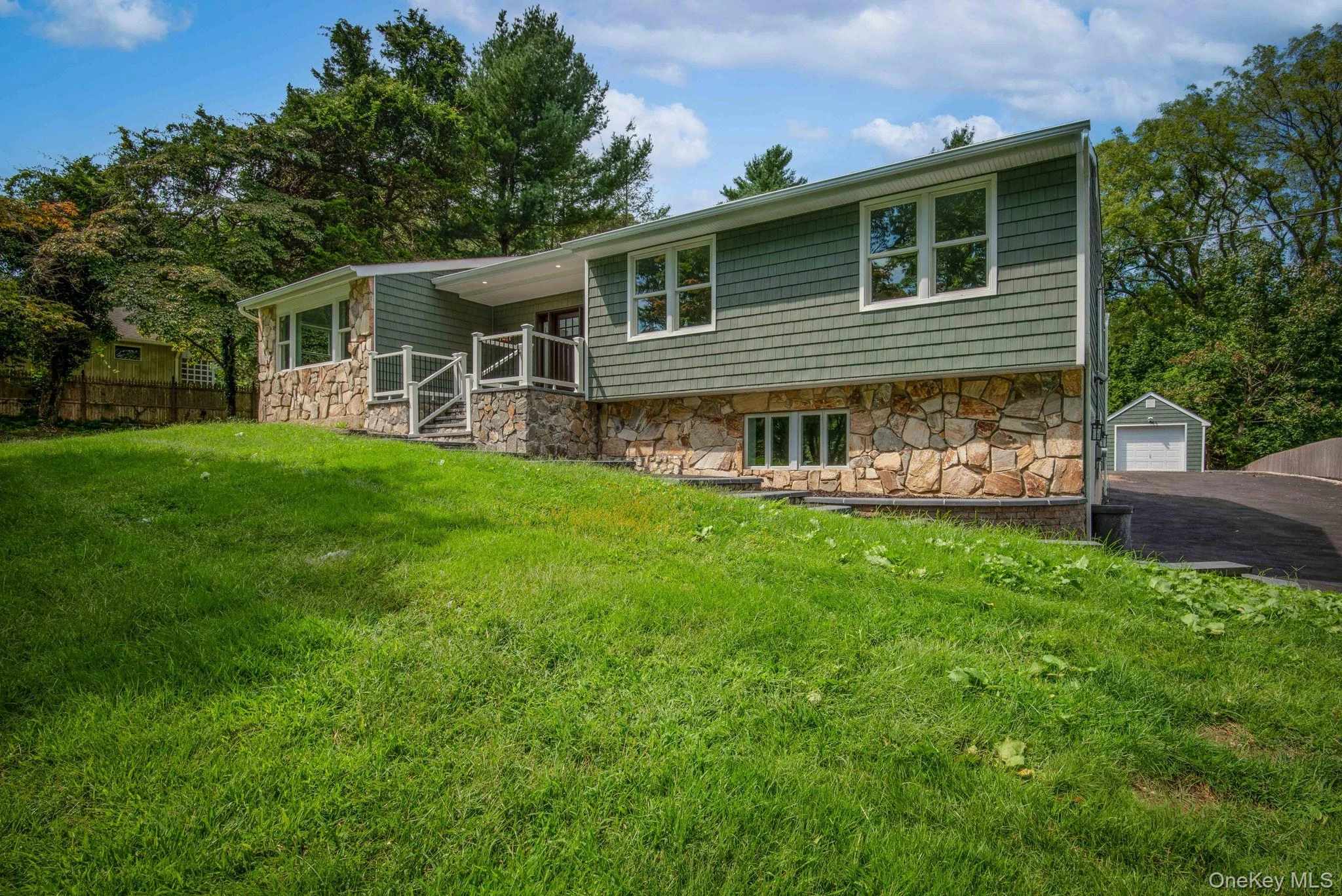 Photograph of 40 Lakeside Drive