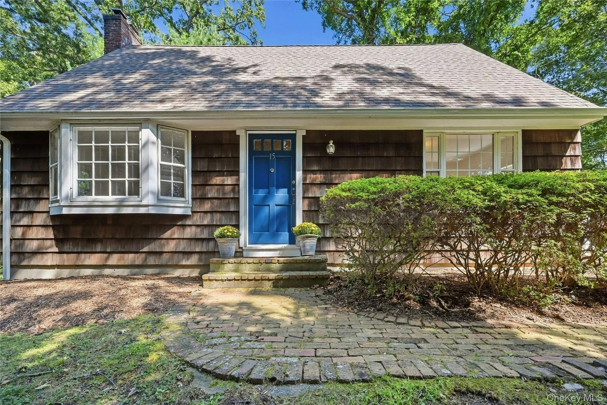 Photograph of 15 Shore Oaks Drive