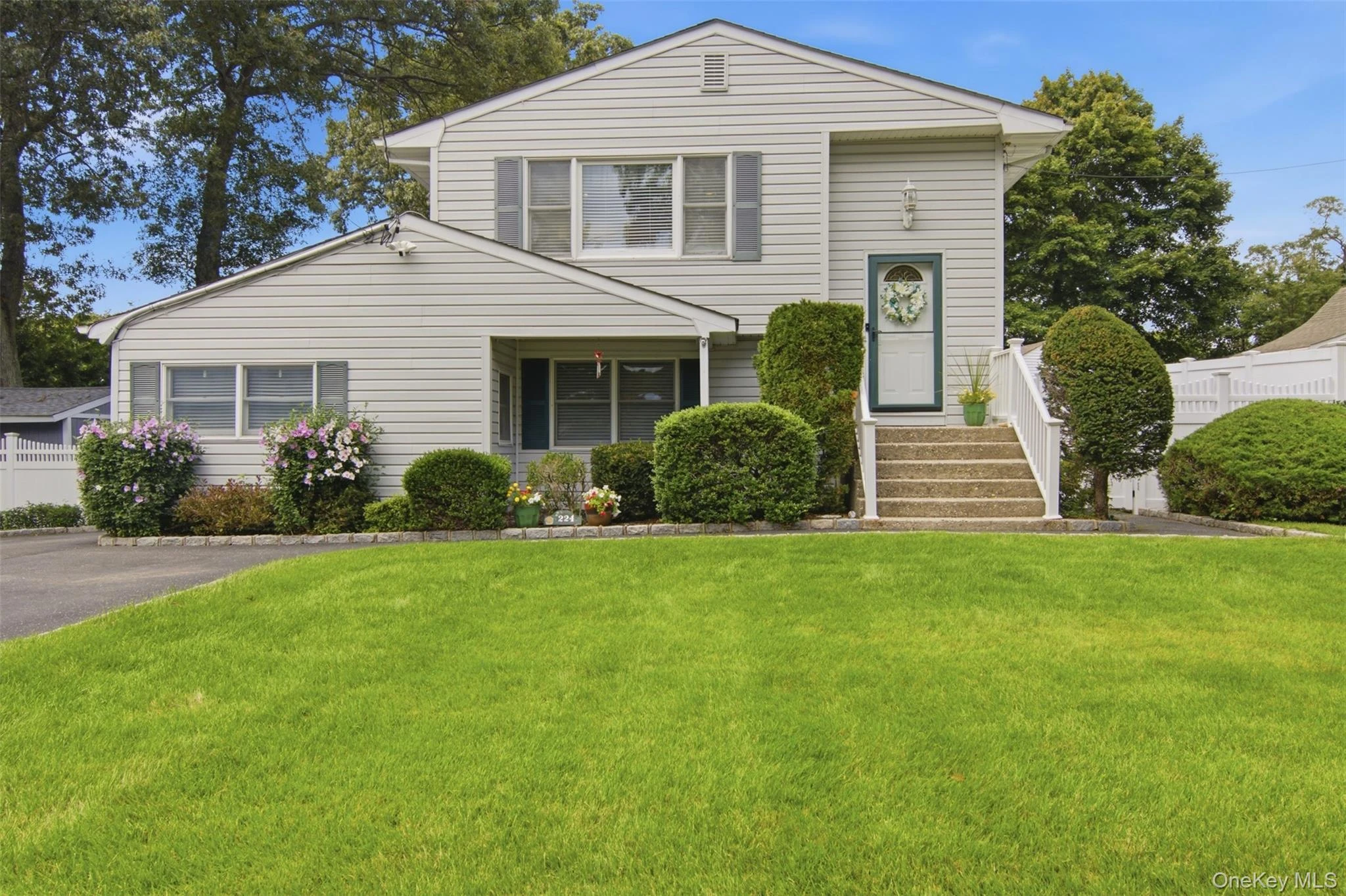 Photograph of 224 Holbrook Avenue