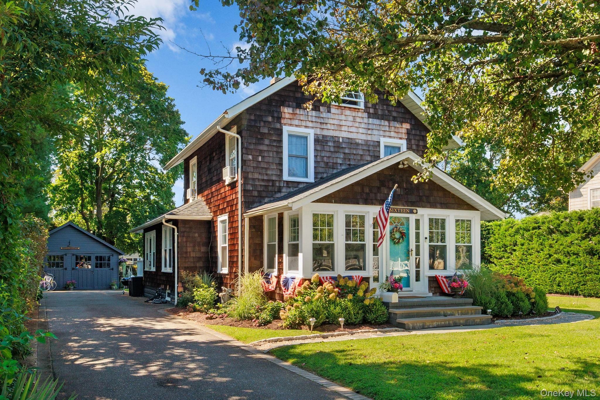 Photograph of 16 Robbins Avenue