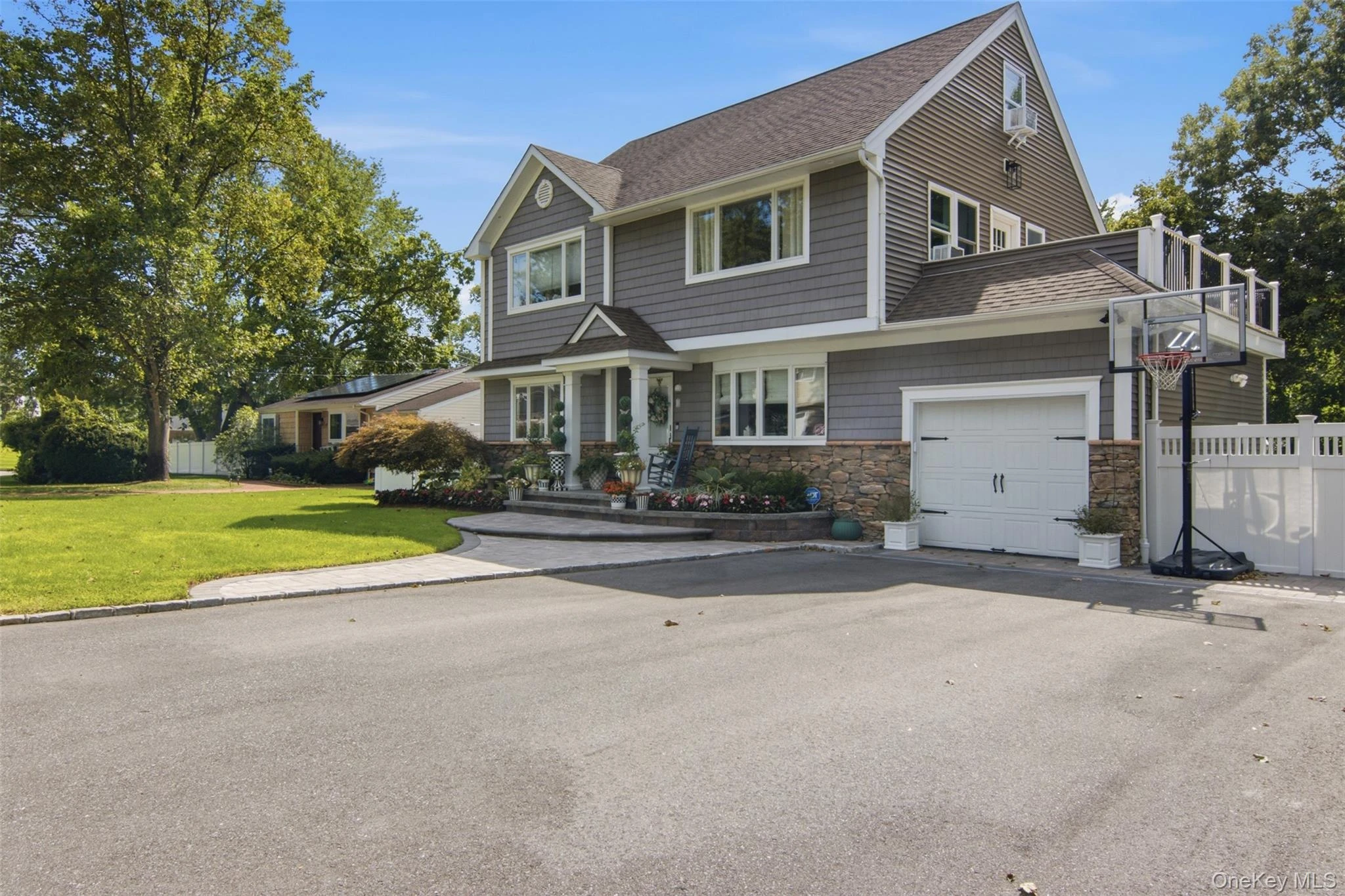 Photograph of 8 Glen Way