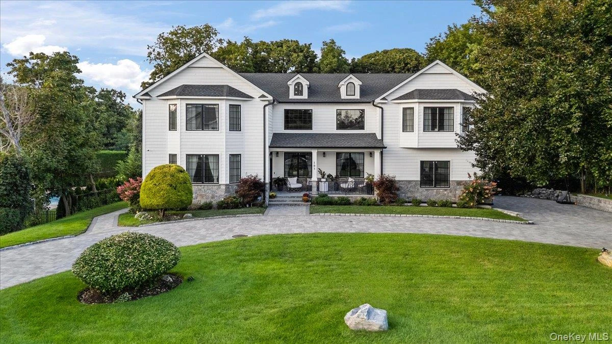 Photograph of 105 Woodhill Lane