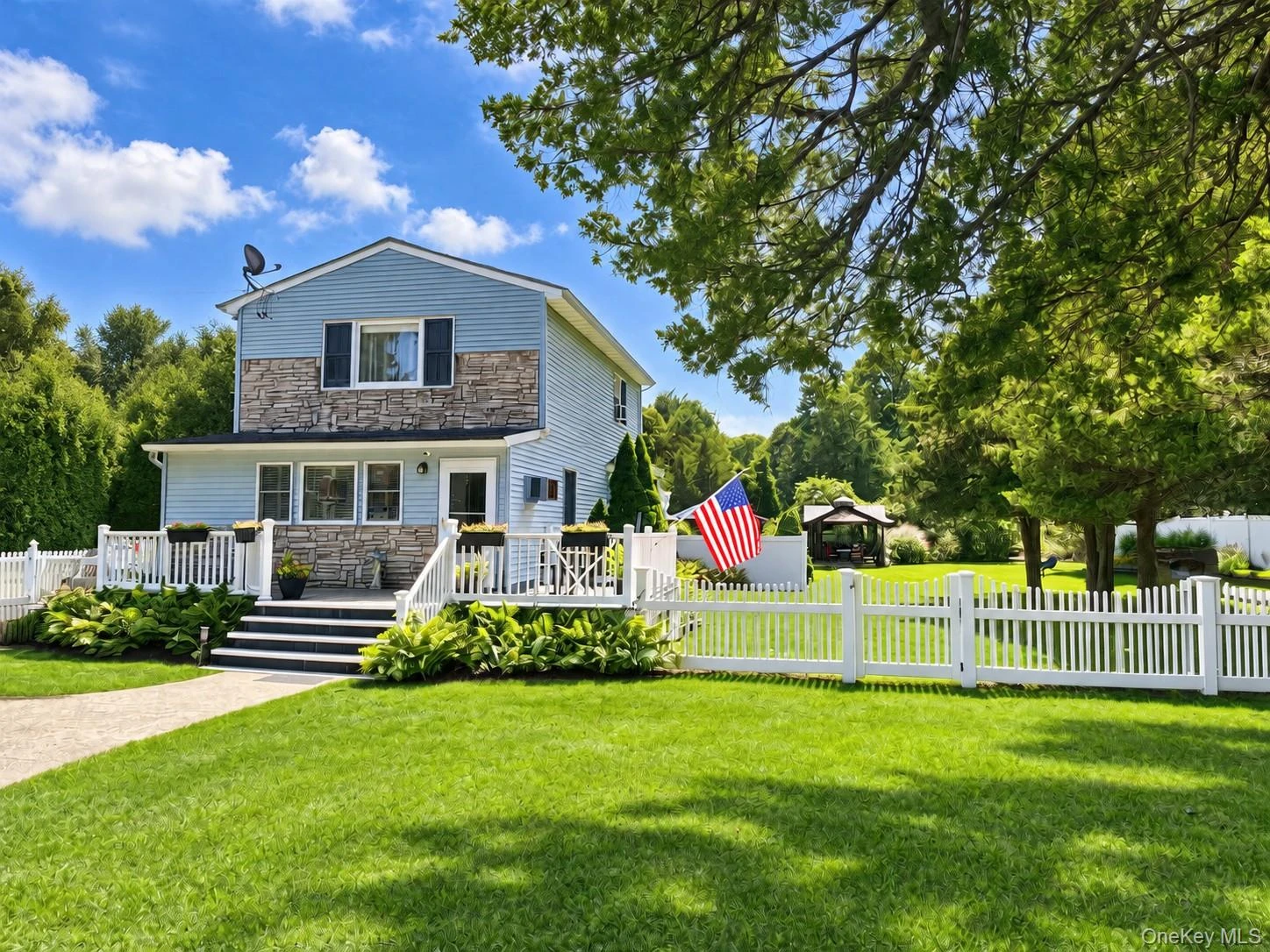 Photograph of 32 Pine Street