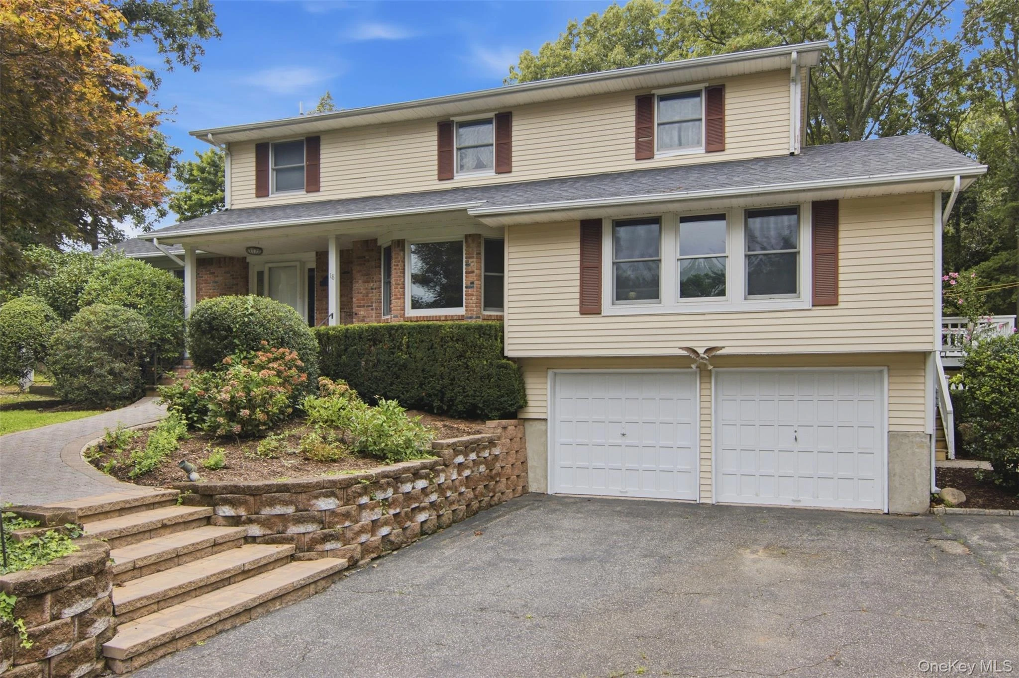 Photograph of 18 White Deer Court