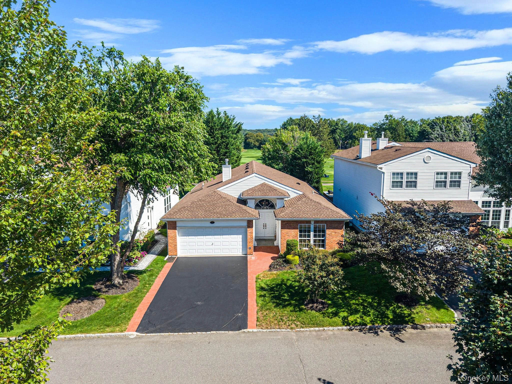 Photograph of 6 Hamlet Drive