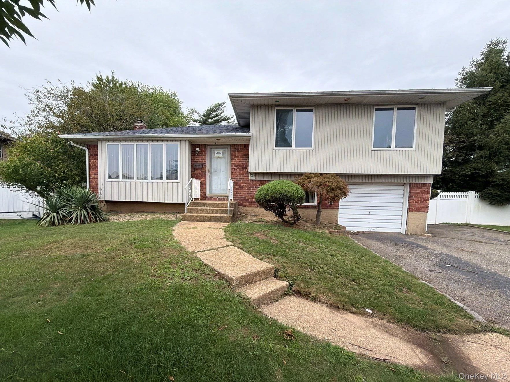 Photograph of 35 Eagle Lane