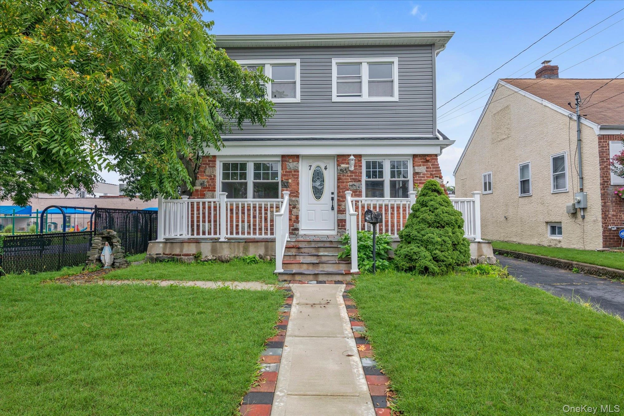 Photograph of 74 Davis st
