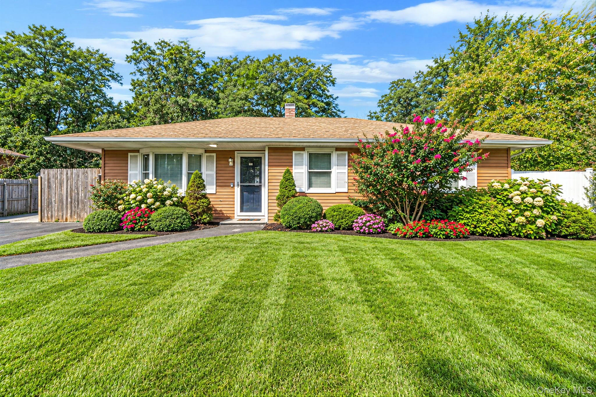 Photograph of 542 Agamemnon Avenue