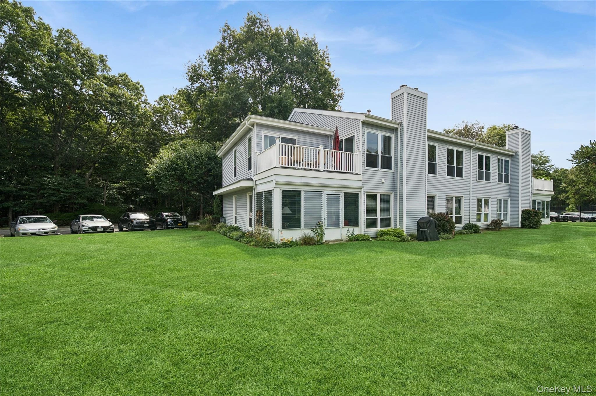 Photograph of 90 Hampton Vista Drive