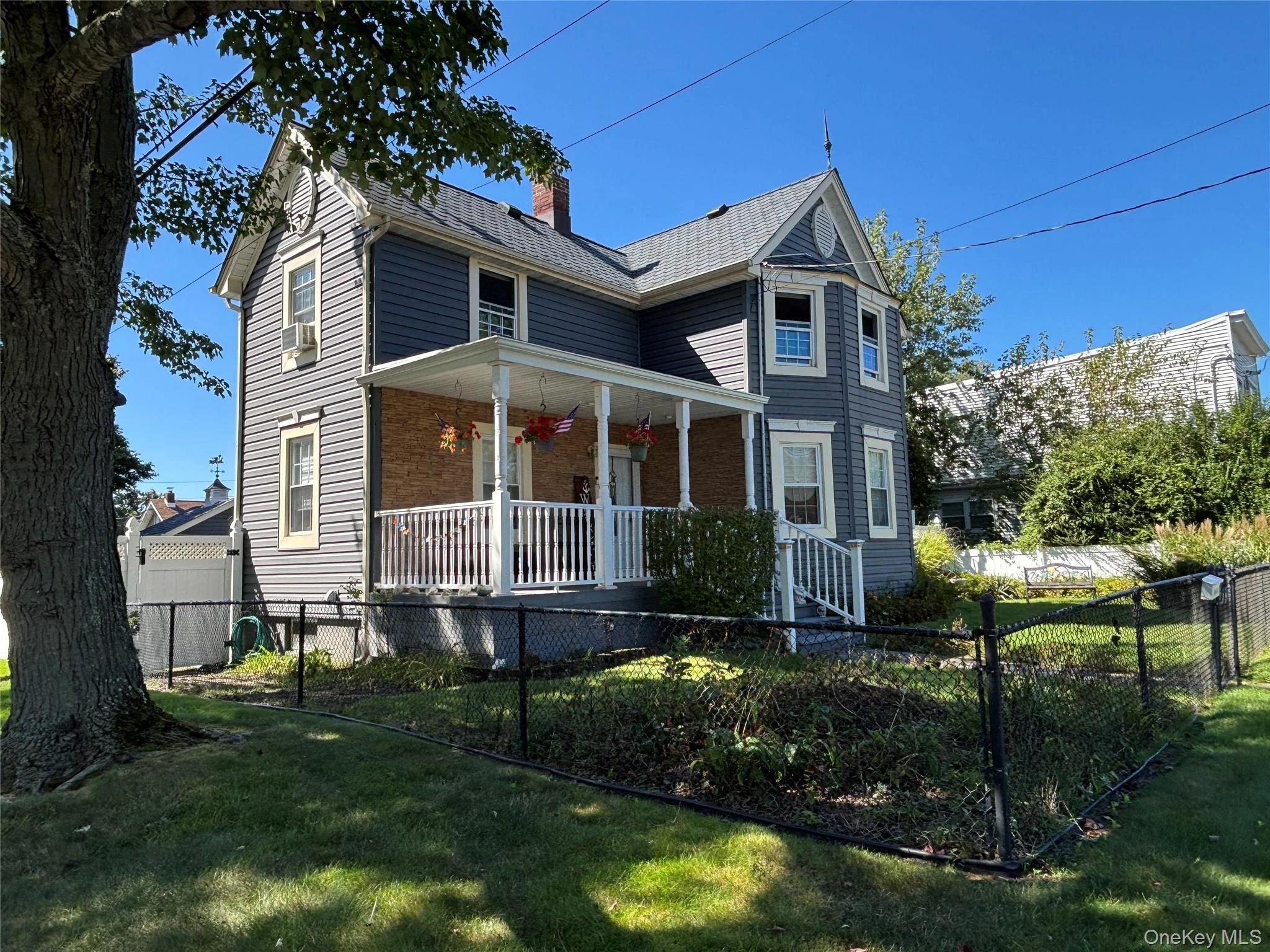 Photograph of 197 7th Street