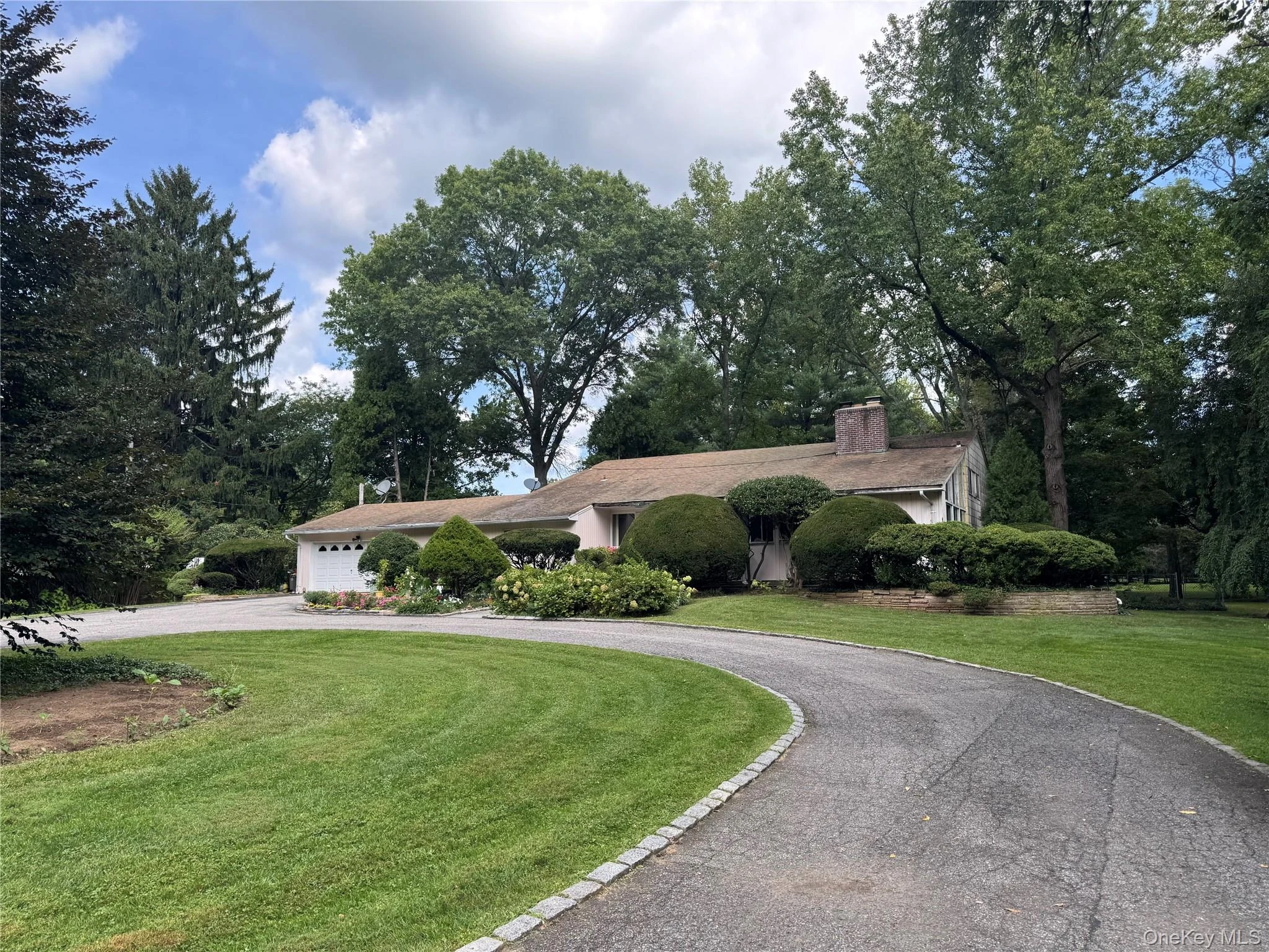 Photograph of 2495 Cedar Swamp Road