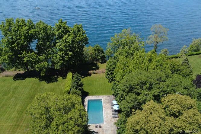 Photograph of 7 Cedar Lane