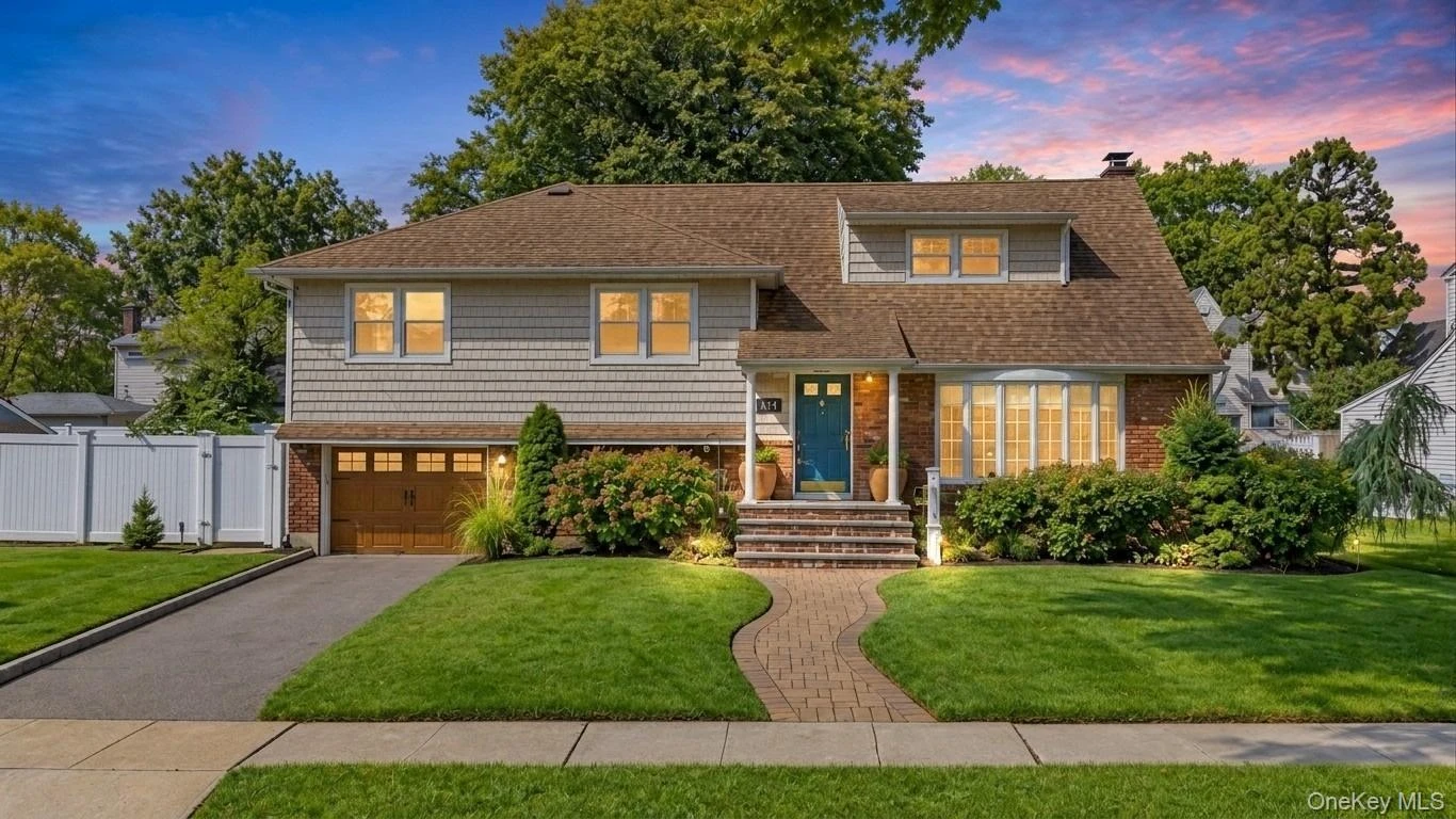 Photograph of 2684 Howell Street
