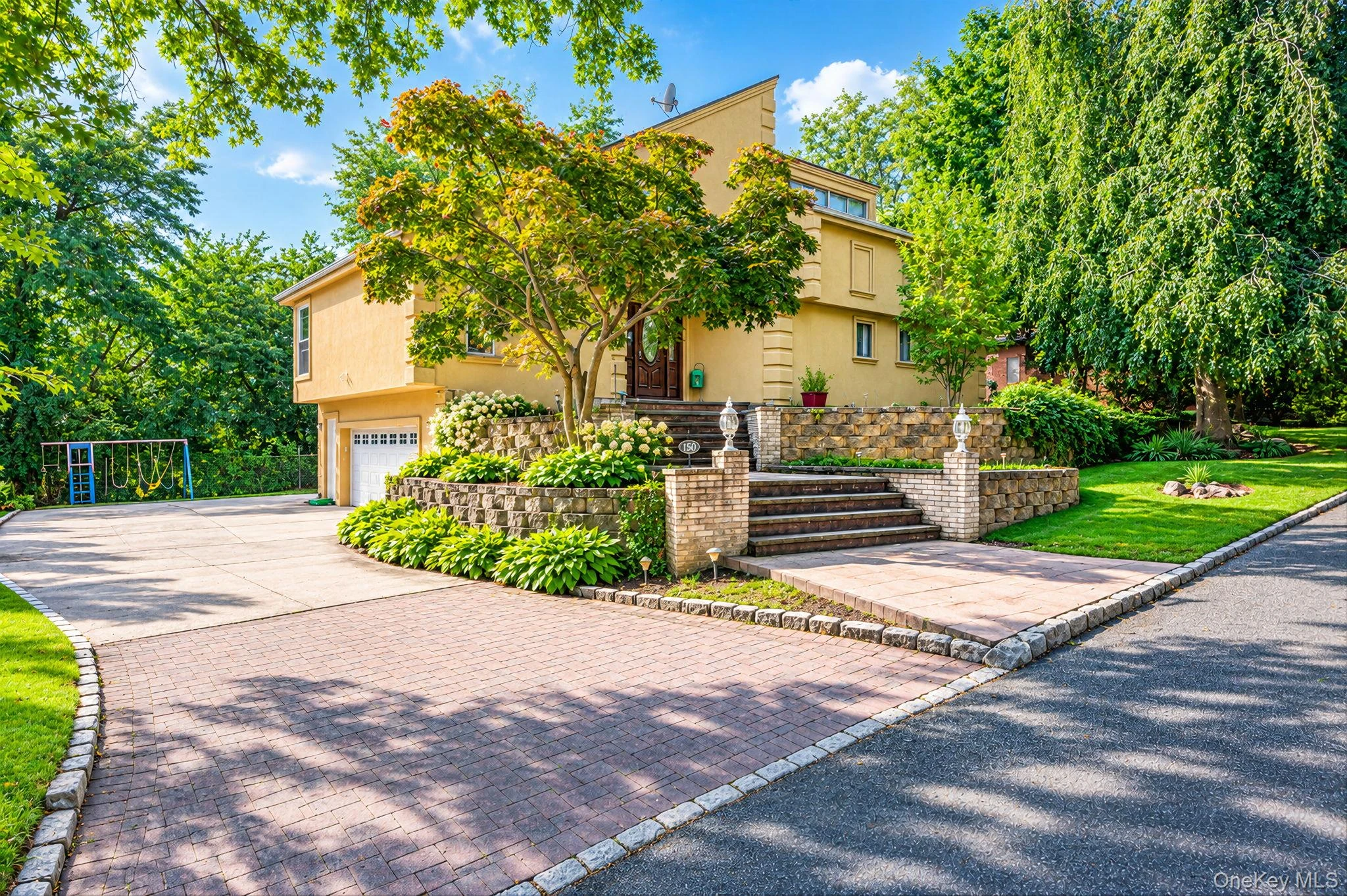 Photograph of 150 Mimosa Drive