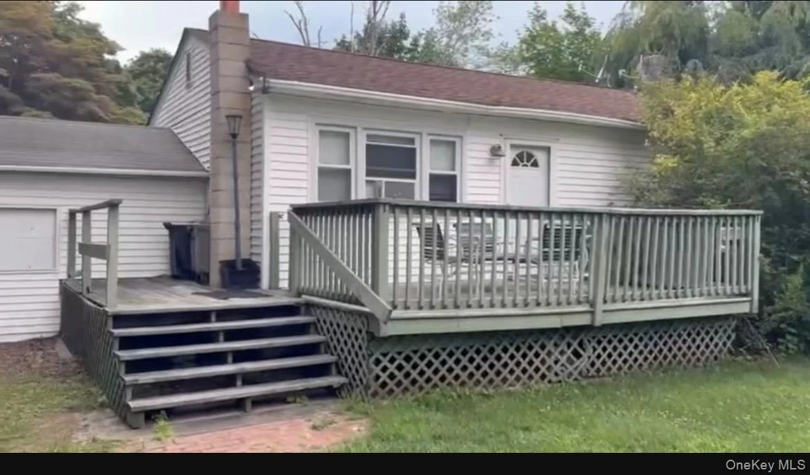 Photograph of 164 Bellport Avenue