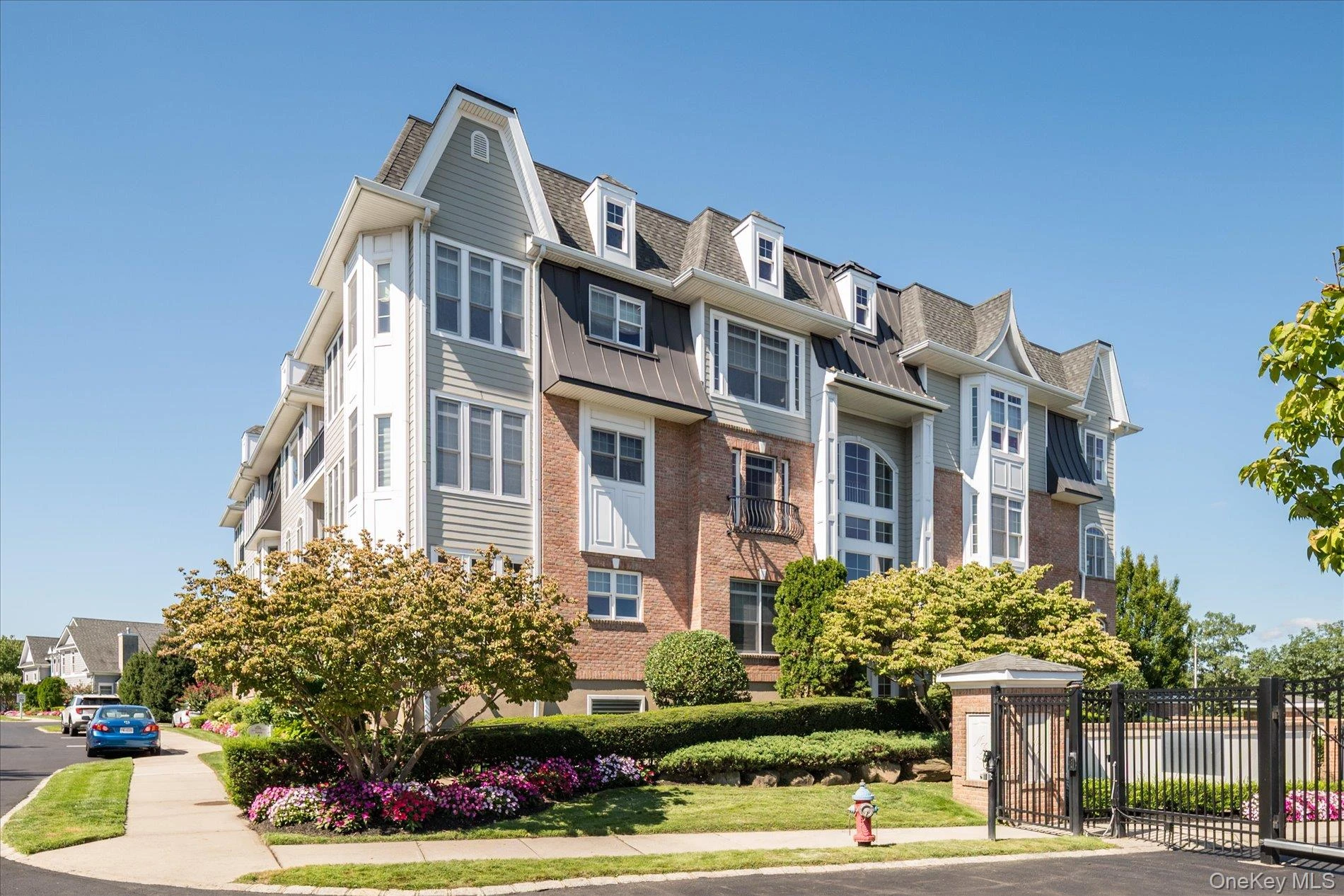 Photograph of 103 Roosevelt Way