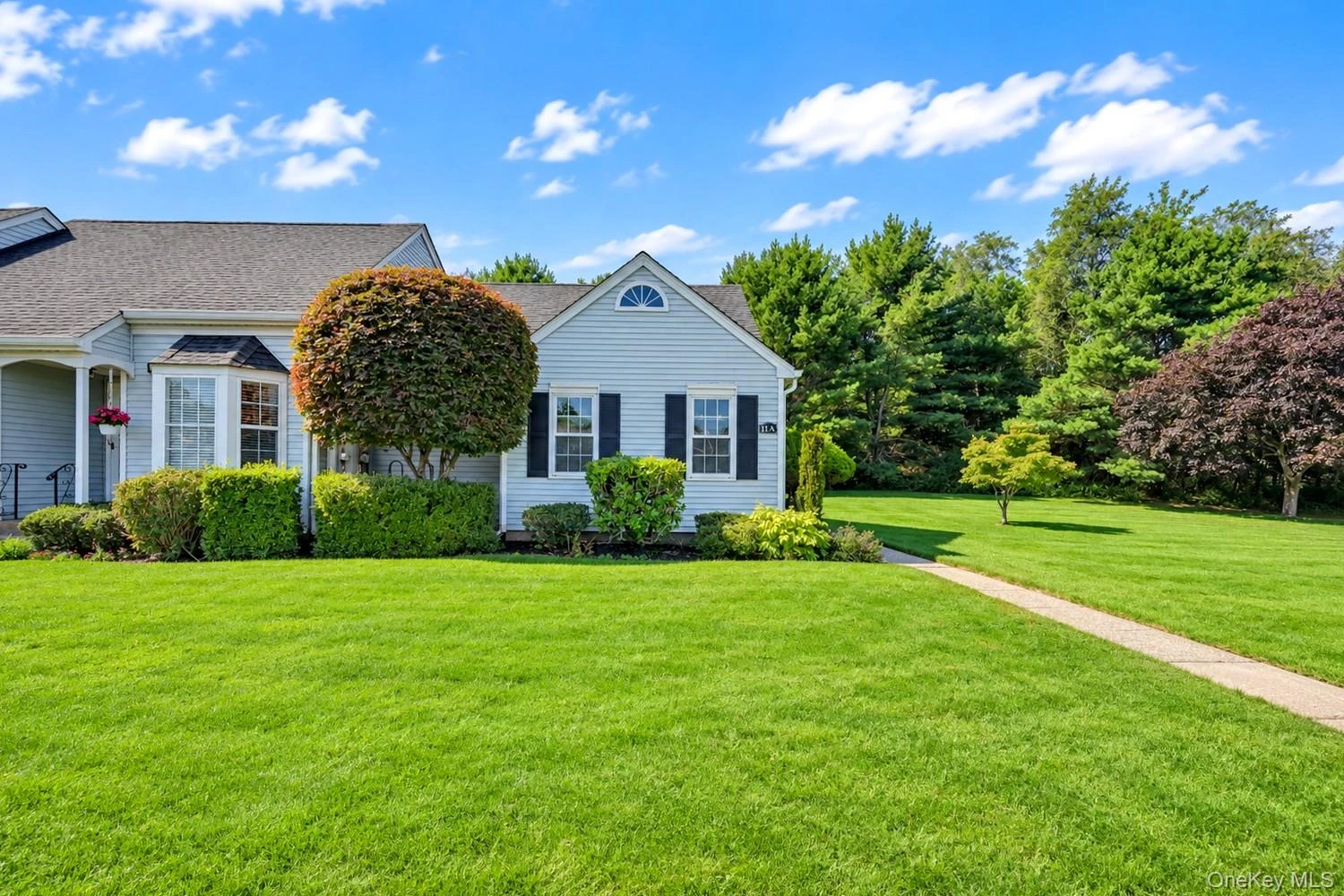 Photograph of 2555 Youngs Avenue