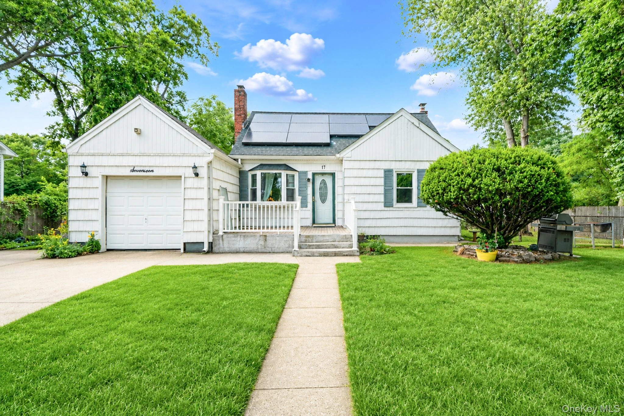 Photograph of 17 Maple Street