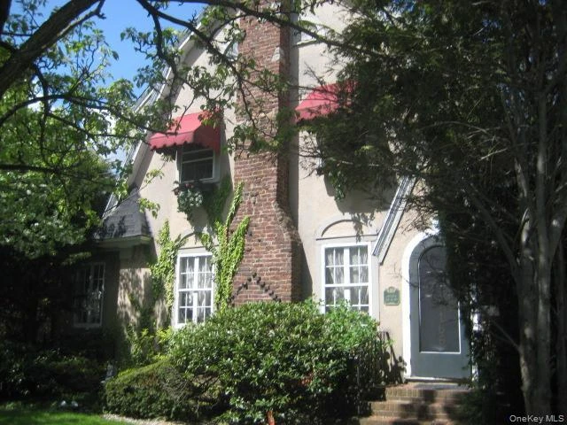 Photograph of 166 Southard Avenue