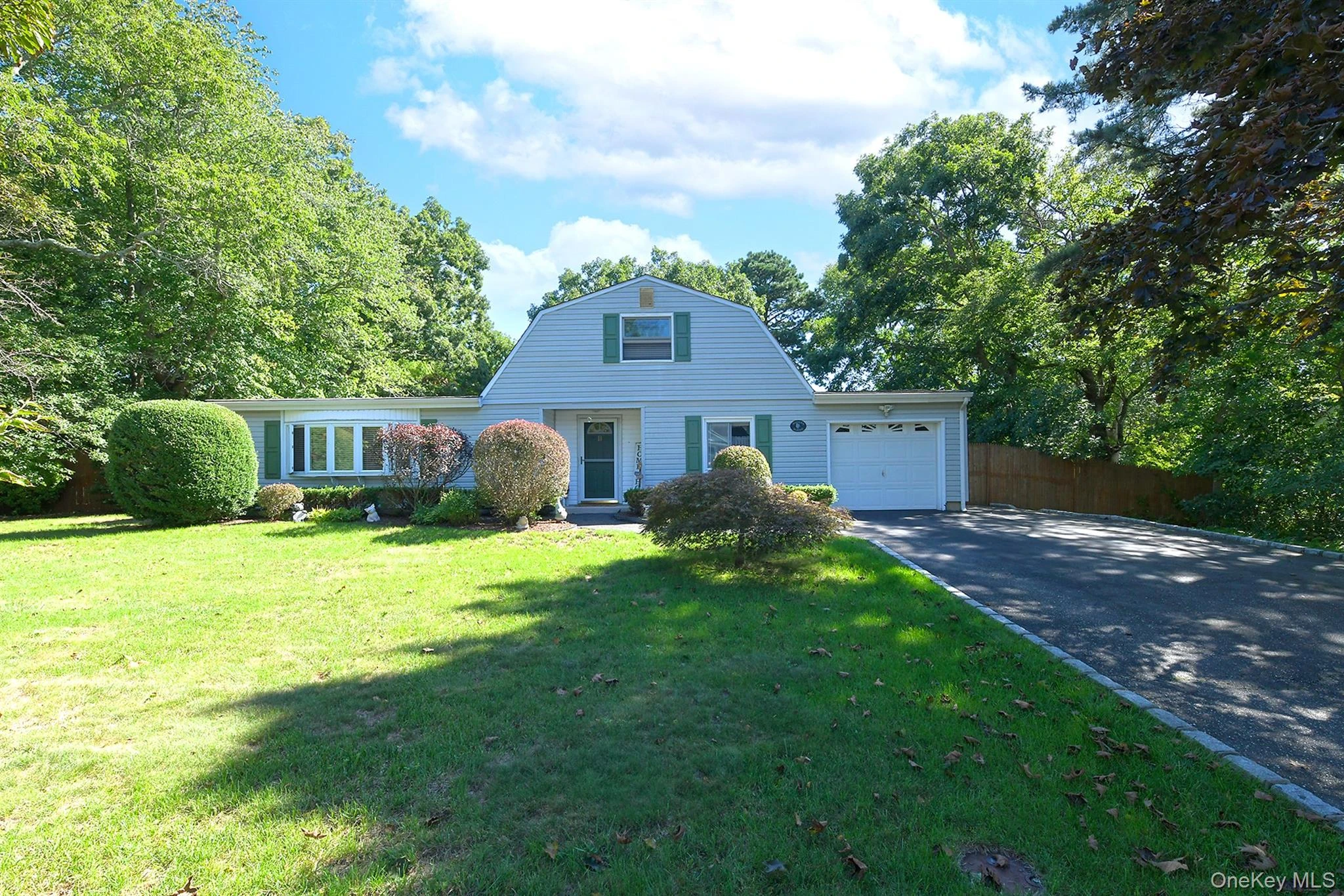 Photograph of 11 Crooked Pine Drive