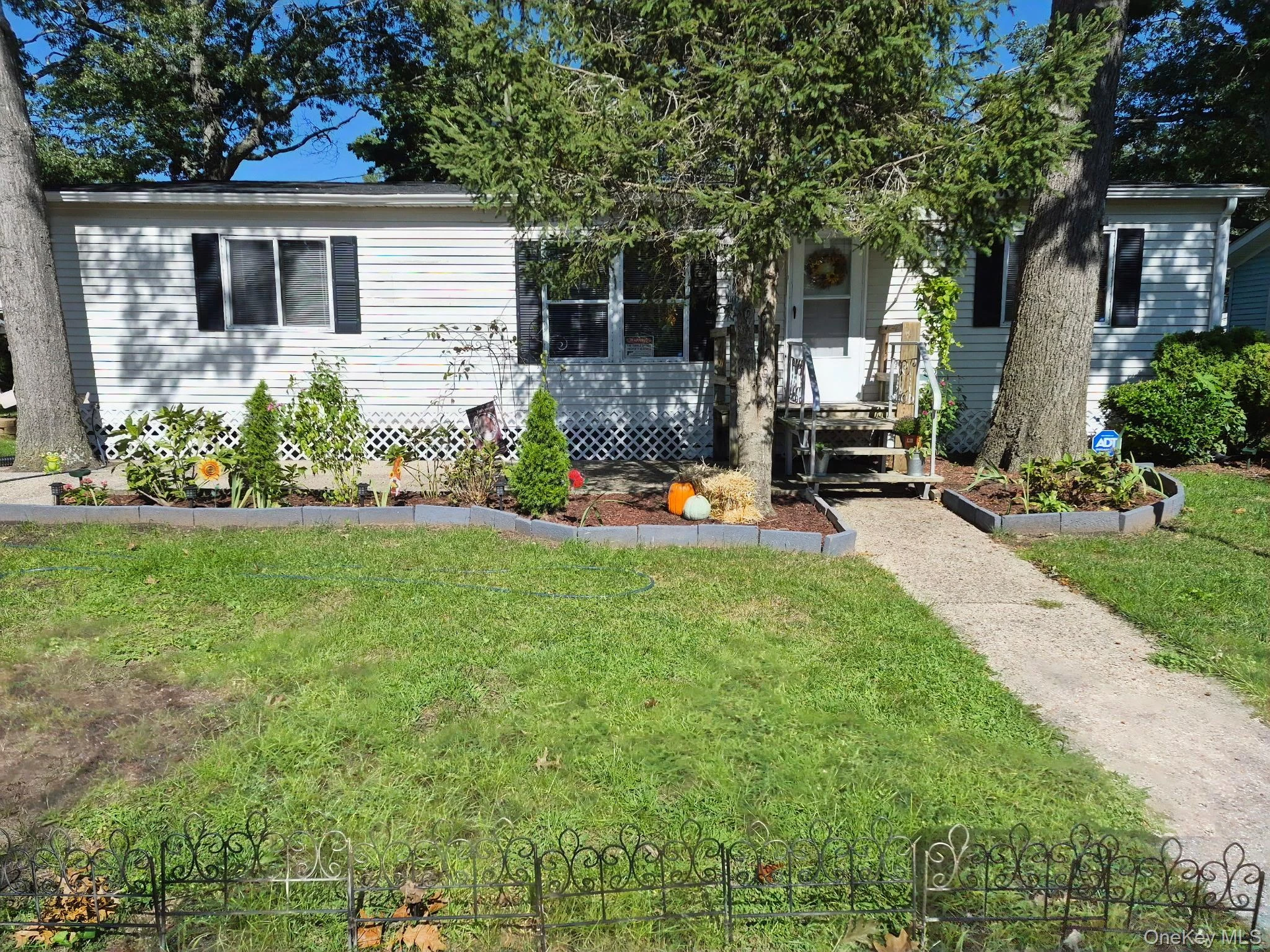 Photograph of 37-28 Hubbard Avenue