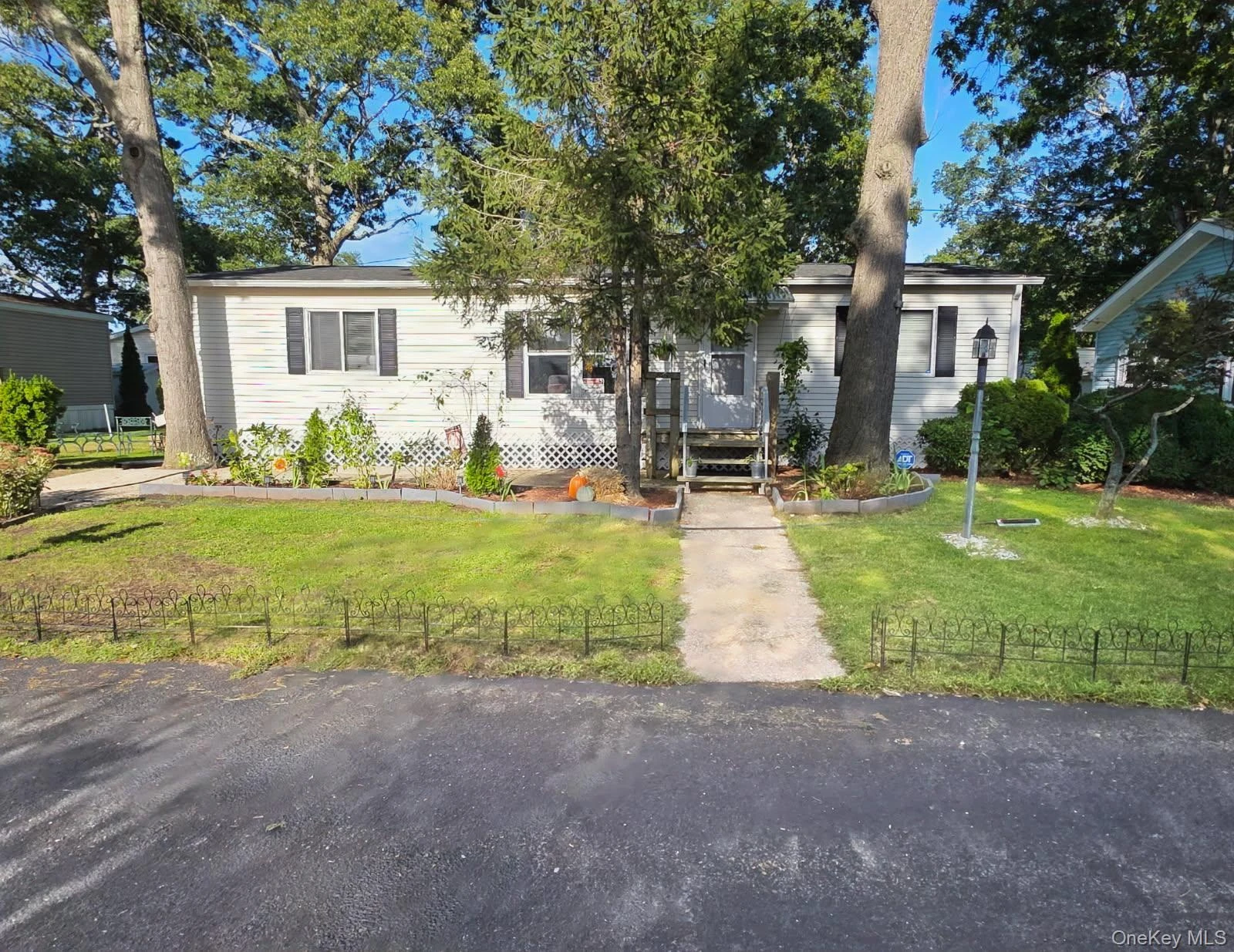 Photograph of 37-28 Hubbard Avenue