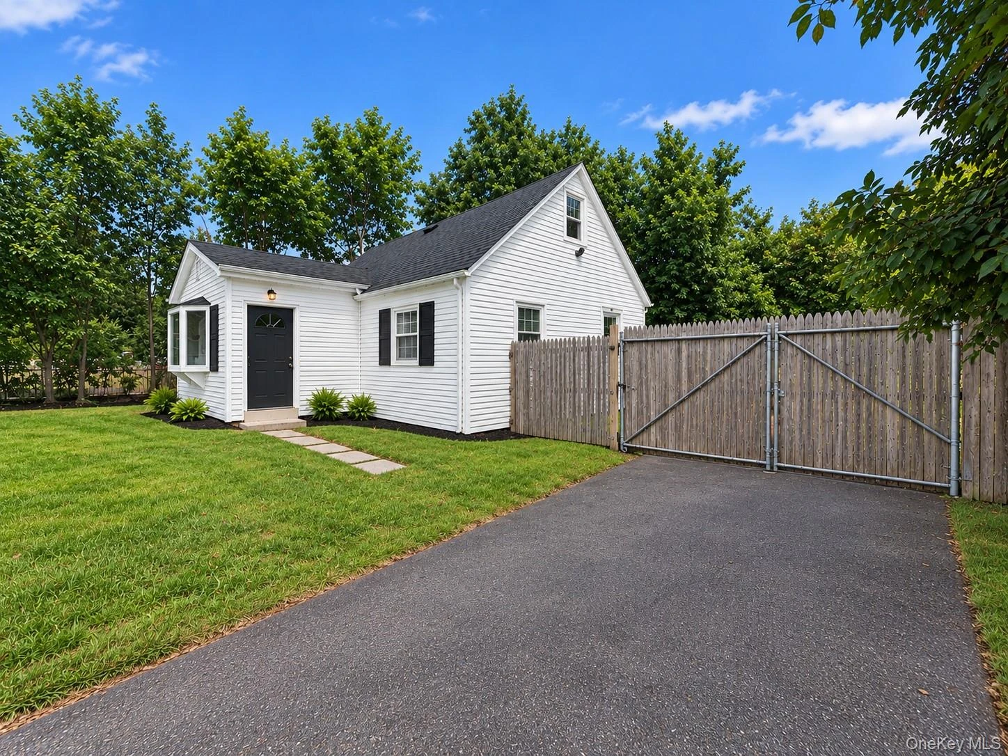 Photograph of 444 Avondale Drive