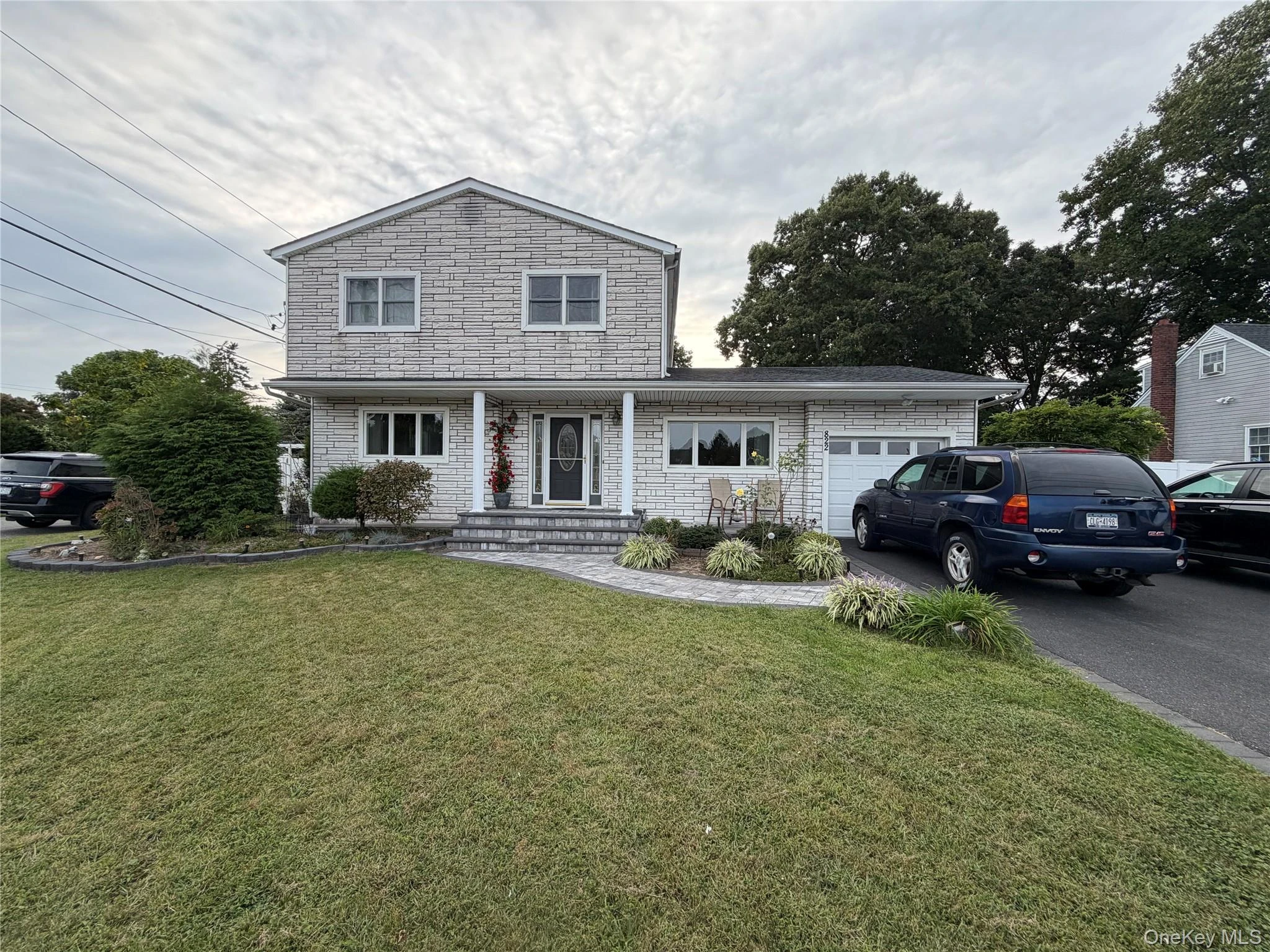 Photograph of 822 Coates Avenue