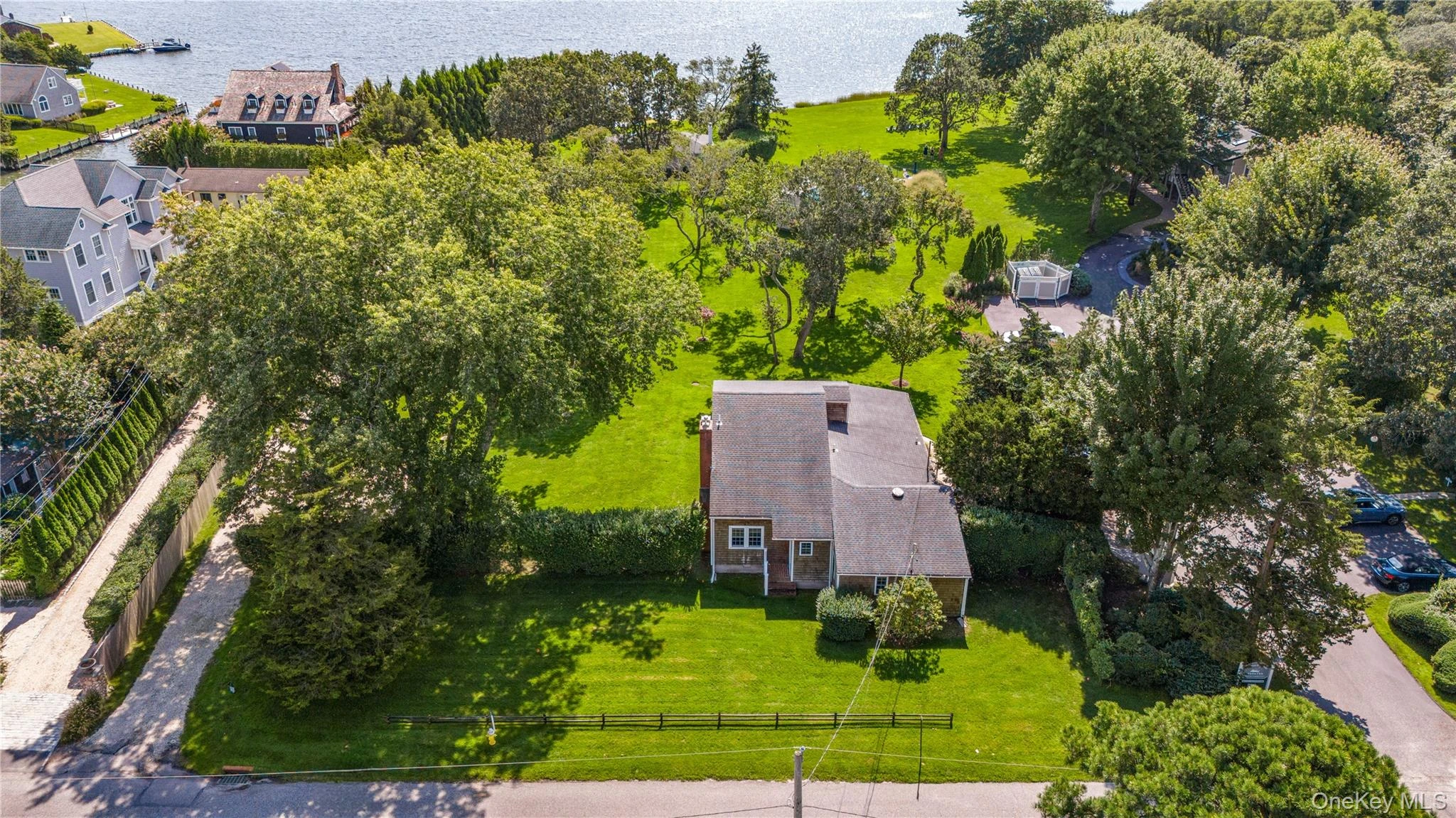 Photograph of 70 Middle Pond Road