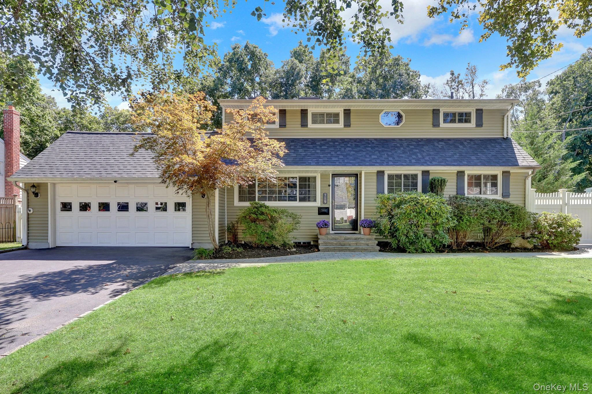 Photograph of 719 Glenridge Lane