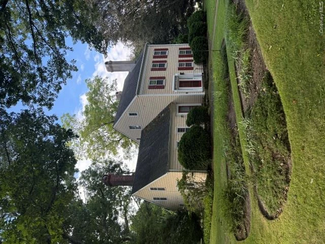Photograph of 750 Reeve Avenue