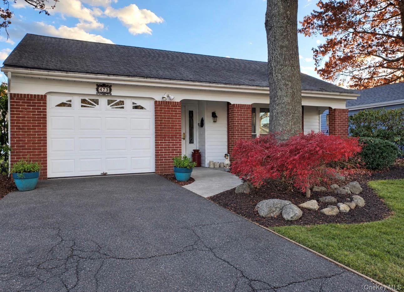 Photograph of 473 Stratford Lane
