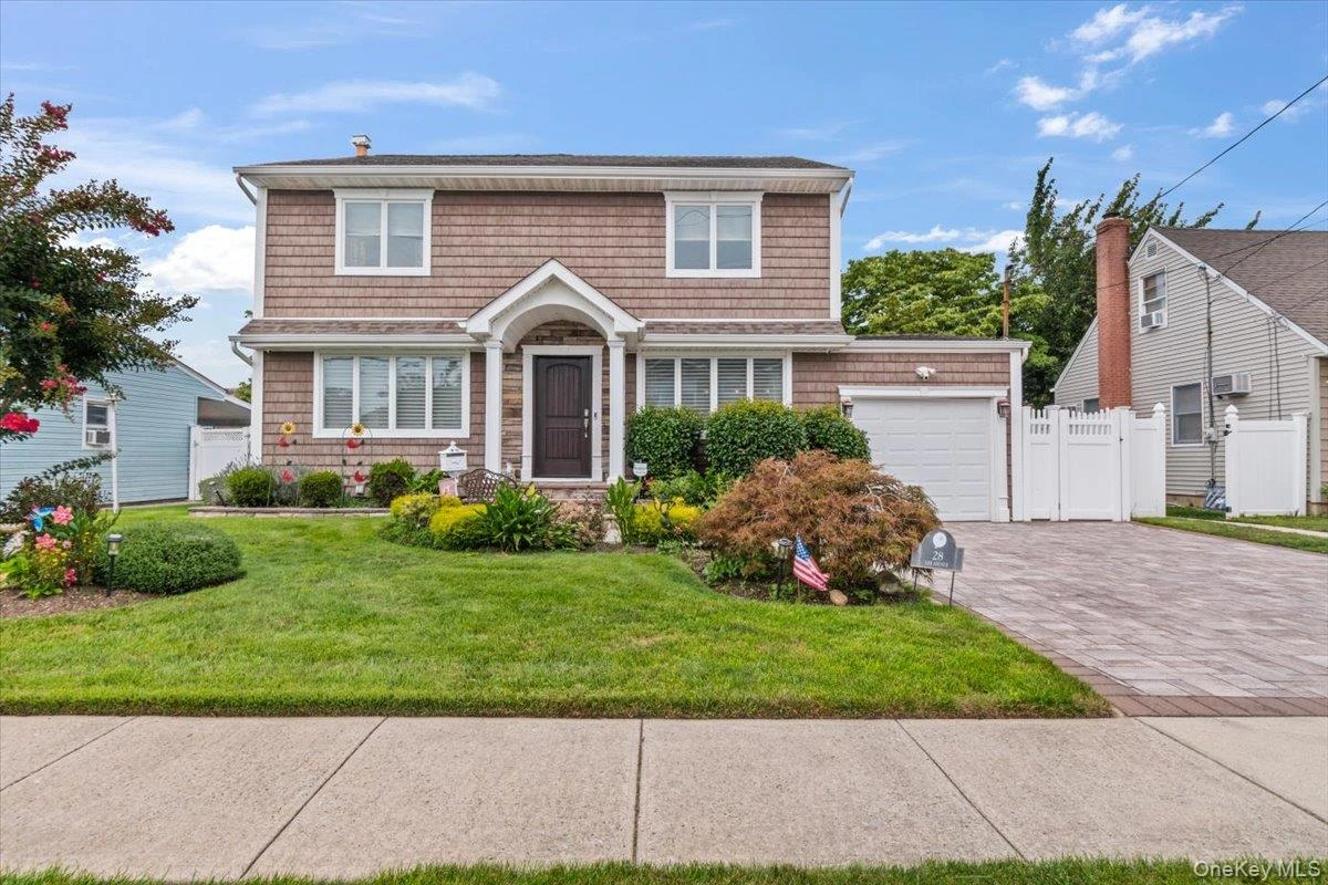 Photograph of 28 Lee Avenue