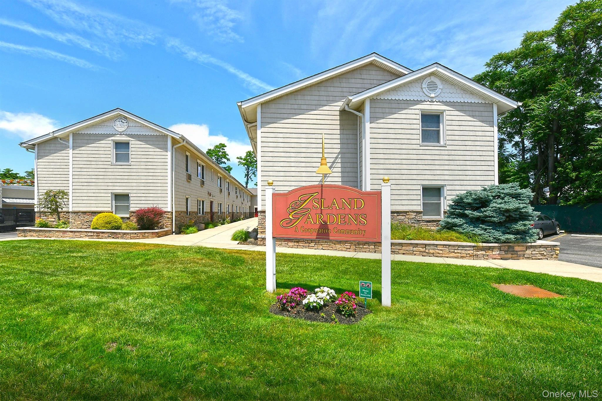 Photograph of 490 Main Street