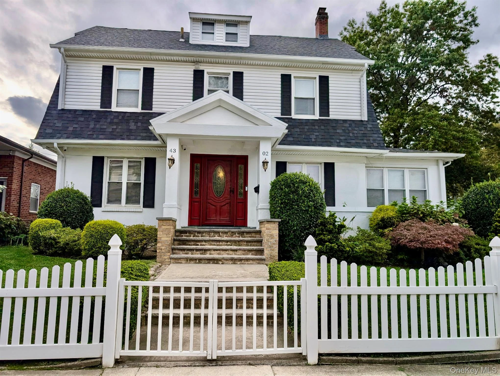 Photograph of 4302 170th Street