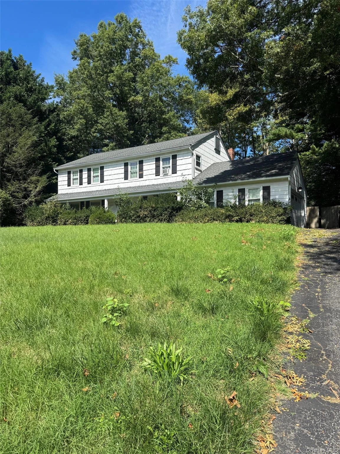 Photograph of 6 Bay Path Court